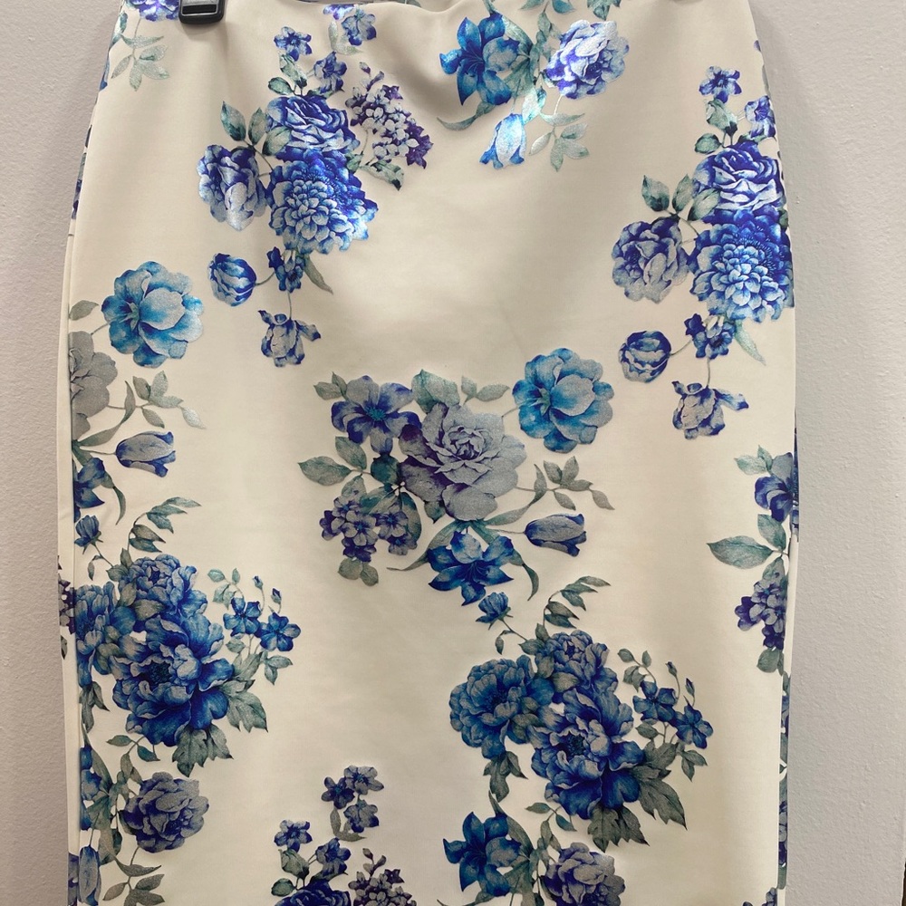 NYCC Size small floral skirt